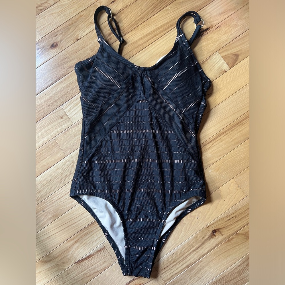 💰⬇️ CLOSET CLEAROUT Kona Sol Black Textured One Piece Swimsuit Size M